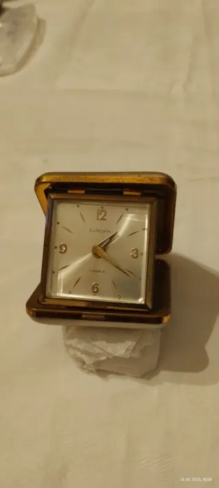 Sveglia da viaggio con decoro floreale