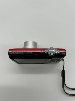 Nikon Coolpix S3000 fotocamera digitale rossa