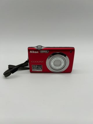 Nikon Coolpix S3000 fotocamera digitale rossa