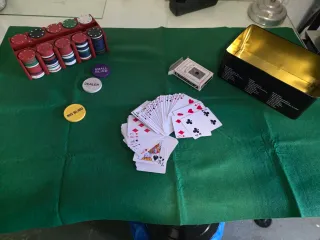 Set de póker con tapete y fichas