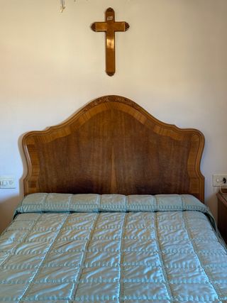 Cabezal de cama de madera