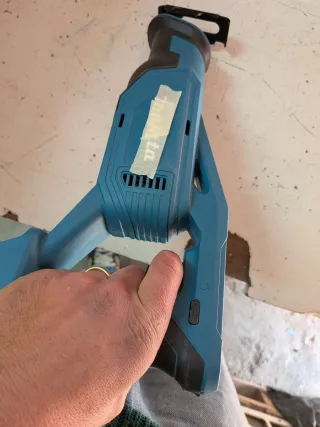 Seghetto gattuccio stile Makita a batteria