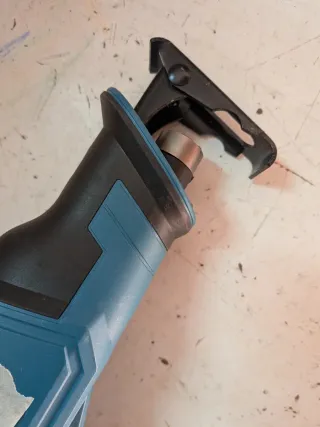 Seghetto gattuccio stile Makita a batteria