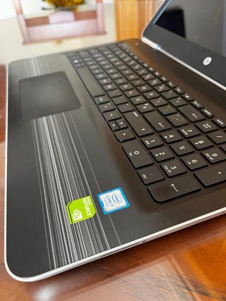 HP i7-7gen SSD RAM 12GB Garantía Impecable