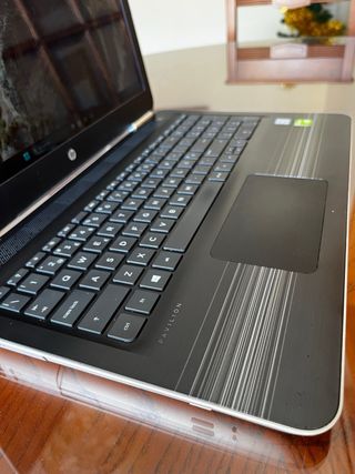 HP i7-7gen SSD RAM 12GB Garantía Impecable