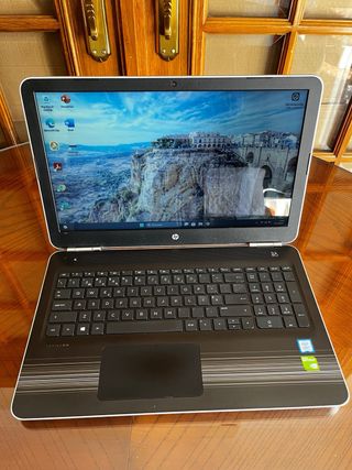 HP i7-7gen SSD RAM 12GB Garantía Impecable