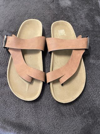Sandalias Beige y Marrones