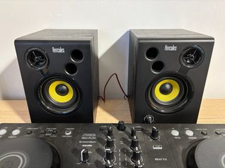 Pioneer DDJ-FLX4 + Hercules DJ Monitor 32 in vendita
