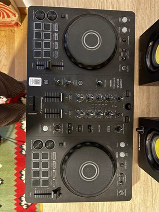 Pioneer DDJ-FLX4 + Hercules DJ Monitor 32 in vendita