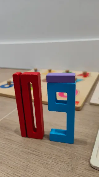 Puzzles de números de madera.