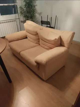 Sofá beige como nuevo