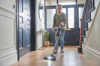 OFERTA ASPIRADORA ESCOBA SIN CABLES RYOBI RSVS18BL