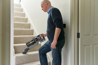 OFERTA ASPIRADORA ESCOBA SIN CABLES RYOBI RSVS18BL