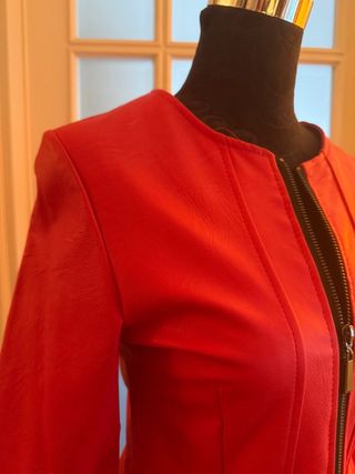 Giacca ecopelle rossa zip volan