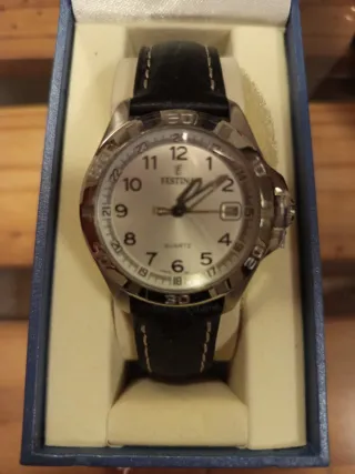 Reloj Festina en el embalaje de regalo original
