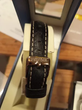 Reloj Festina en el embalaje de regalo original