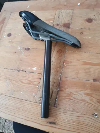 Tija y sillín Fi'zi:k