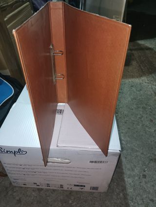 Carpeta Marrón con Anillas