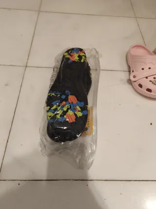 Zapatos de playa negros multicolor