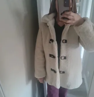 Chaqueta borreguito Zara beige