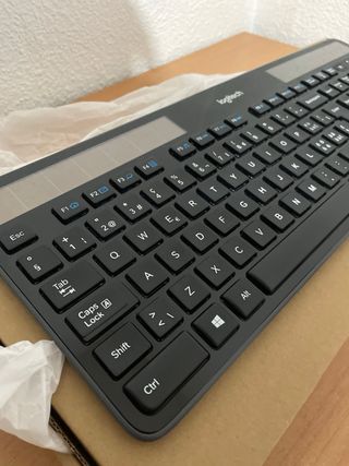 Teclado Logitech K750 Solar Inalámbrico