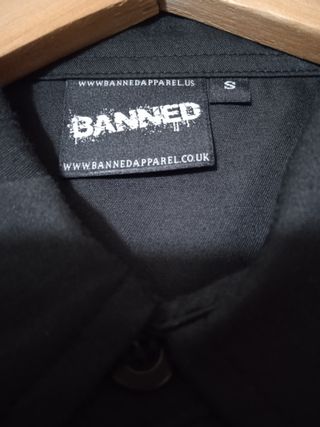 Camisa Banned Alternative Talla S rosas calaveras