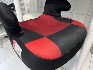 Elevador coche infantil rojo y negro