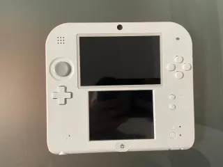 Nintendo 2DS Tomodachi Life White + Red + 2 giochi