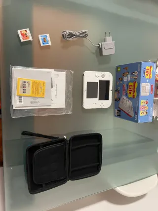 Nintendo 2DS Tomodachi Life White + Red + 2 giochi
