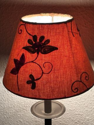 Lámpara de hierro forjado.