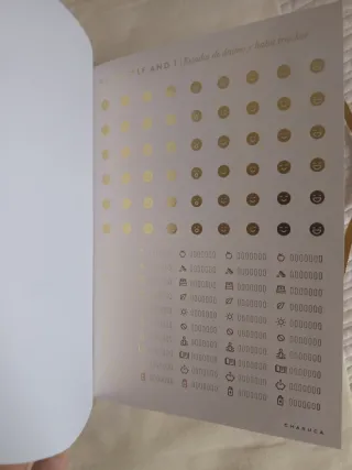 Libro de pegatinas y bolsita de tela Charuca