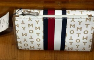Cartera Tommy Hilfiger Monogram Beige