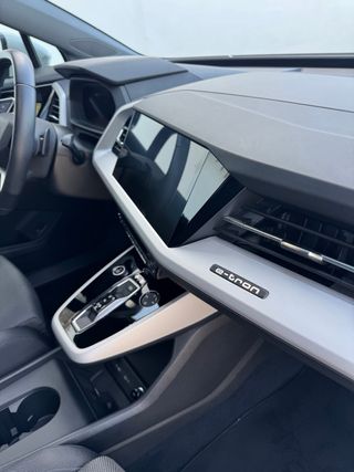 AUDI Q4 S line 40 e-tron Noviembre 2023