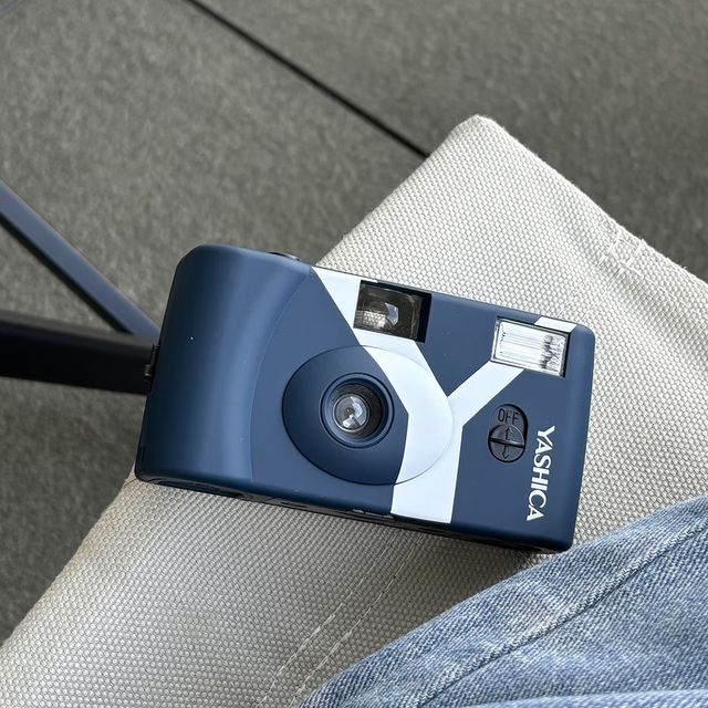 Cámara  Analógica Yashica MF-1 Azul