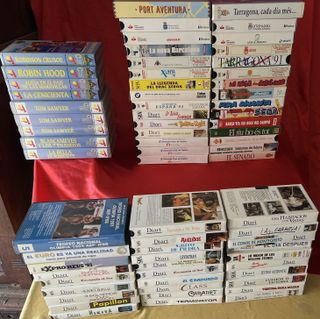 Lote de 68 Películas  Y  DOCUMENTALES VHS