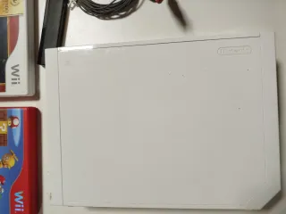 Nintendo Wii Sports del 2006 con accessori