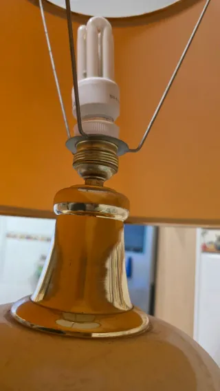 Lámpara de sobremesa cerámica y metal