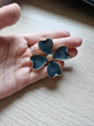 Lote de accesorios: reloj, joyas y gafas