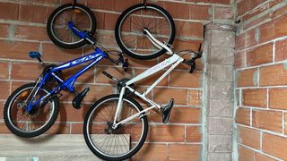 Bicicleta Montaña Azul y Blanca