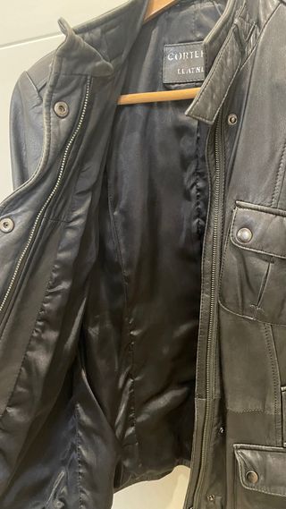 Chaqueta de piel negra