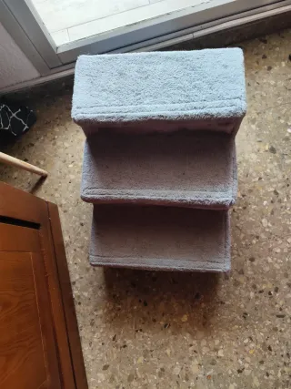 Escalera para perros gris