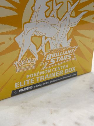POKÉMON CENTER Brilliant Stars Elite Trainer Box