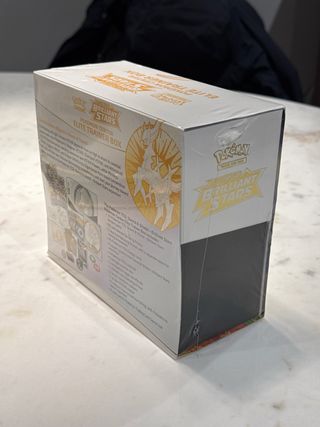 POKÉMON CENTER Brilliant Stars Elite Trainer Box