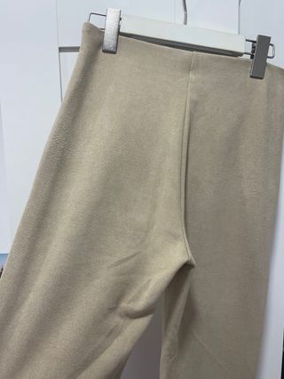 Pantalones acampanados Beige
