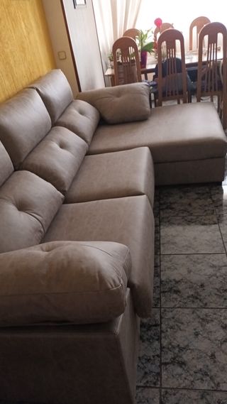 Sofá chaise longue + 3 plazas. Abierta a ofertas.