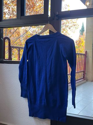 Cárdigan azul con botones