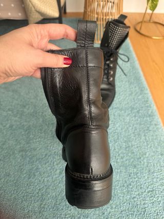 Botas militares piel tachuelas