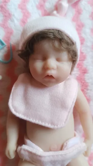 Muñeca mini silicona bebé realista