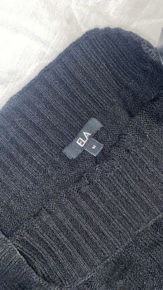 Top Corto Marca Ela Negro Tejido