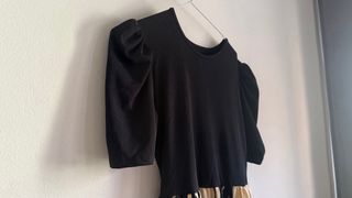 Vestido fiesta falda vuelo negro beige